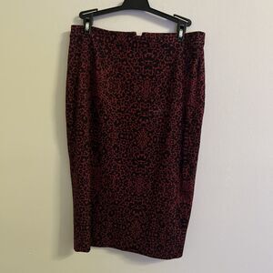 Halogen Size 8 Leopard Print Pencil Skirt Burgundy Black Knee Length